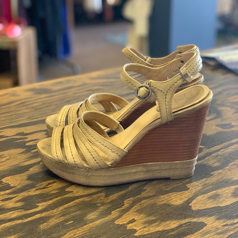 Frye sandals, leather wedge heels sz 10 beige tan